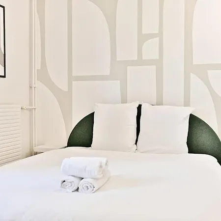 Spacieux Et Paisible 19eme Apartamento