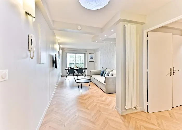 Spacieux Et Paisible 19eme Apartamento París