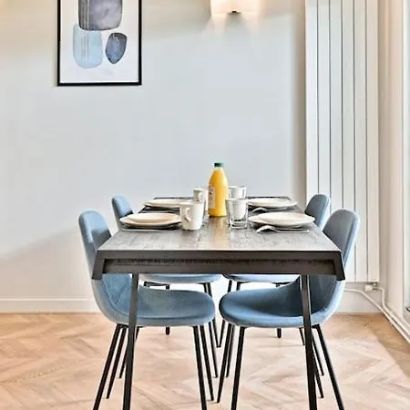 Spacieux Et Paisible 19eme Apartment
