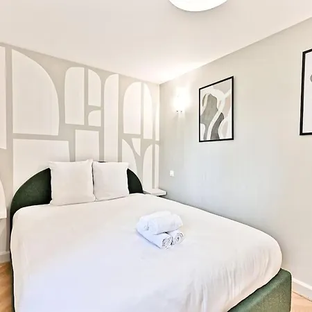 Spacieux Et Paisible 19eme Apartment