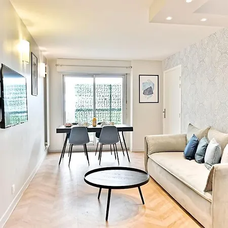 Spacieux Et Paisible 19eme Apartment Paris